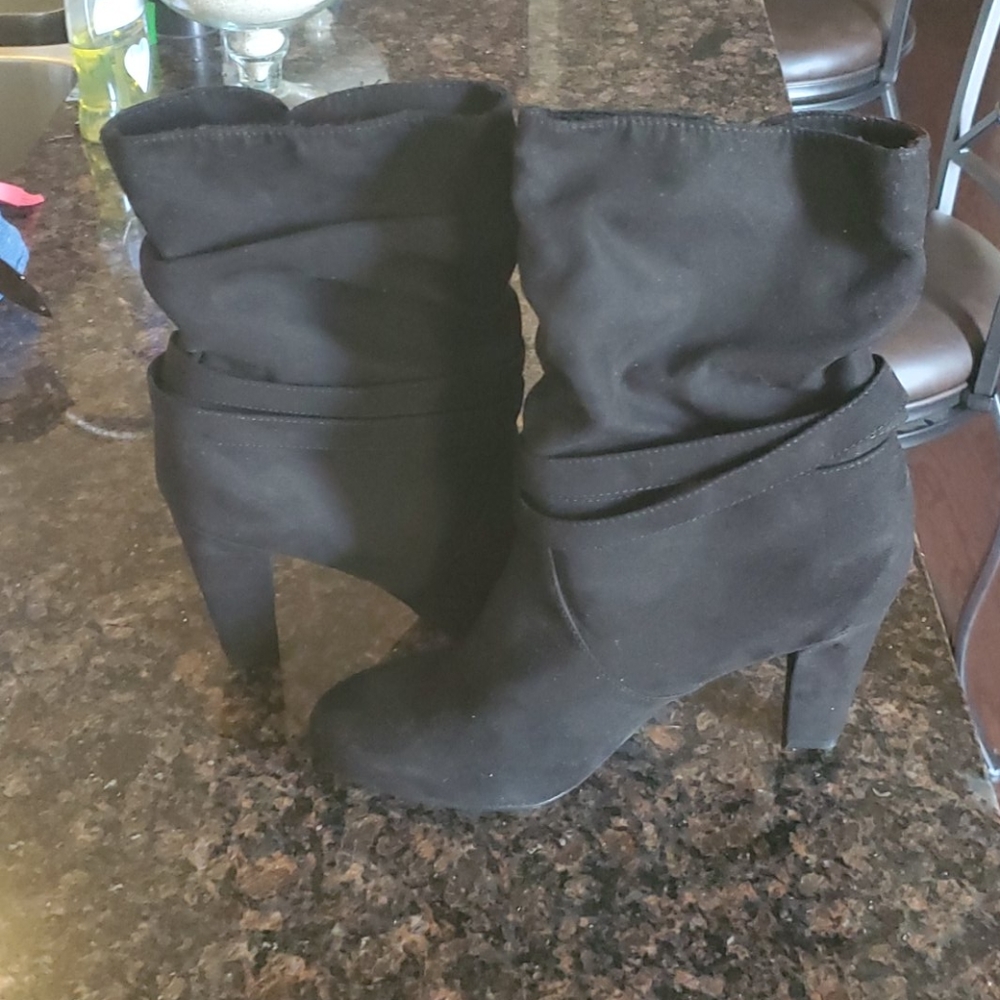 Express Boots - Picture 4 of 5